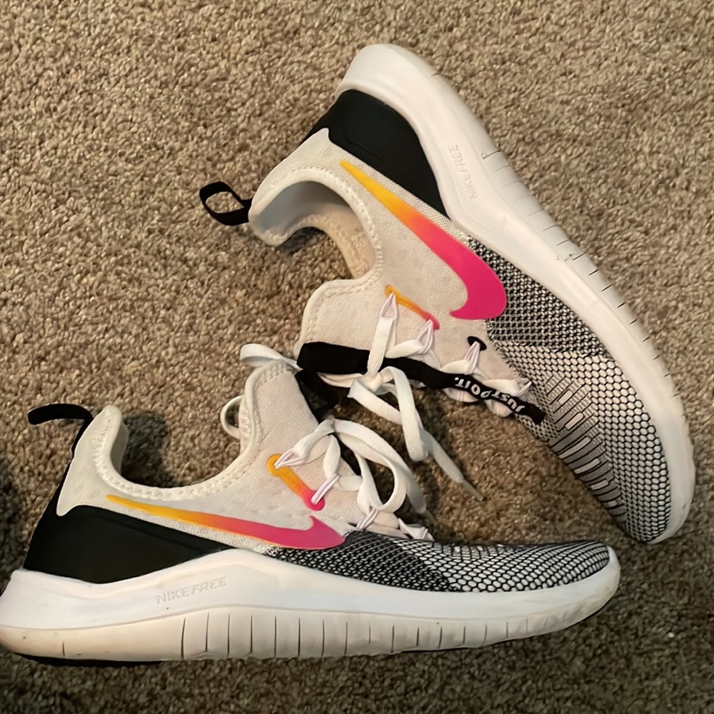 NIKE FREE TR8  pink and yellow swoosh